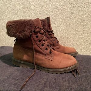 Women’s Size 8.5 Faux Fur Lining Leather Boots